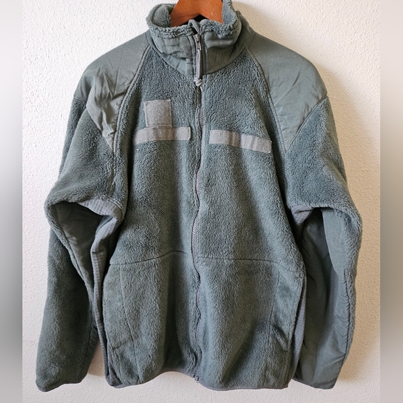 U.S Military Men'sECWCS Gen III Level 3 POLARTEC  Green Fleece Jacket Size M. - Picture 1 of 11